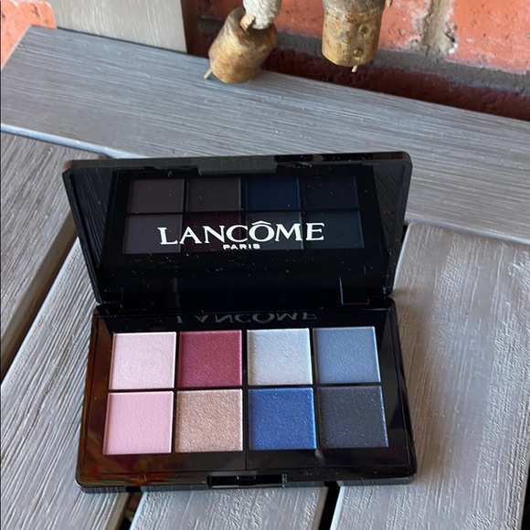 Lancome
Sparkle starlight eyeshadow palette NEW